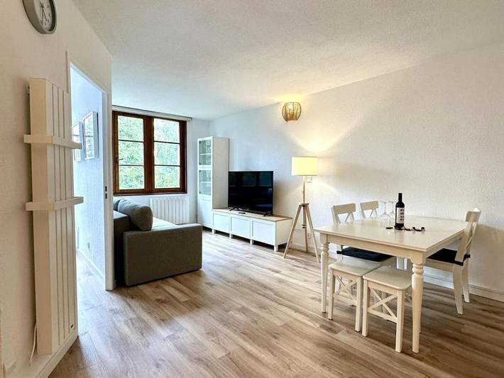 Appartement de vacances pour 5 personnes, avec vue ainsi que jardin et piscine