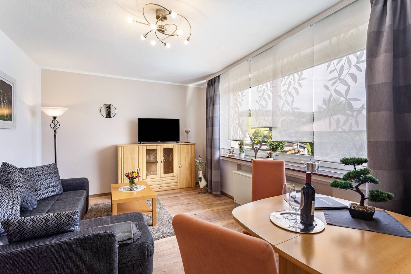 Ganze Wohnung, Ferienwohnung 'Kleine Auszeit' mit Gemeinschaftsterrasse, Gemeinschaftsgarten und Wi-Fi in Eslohe, Hochsauerlandkreis
