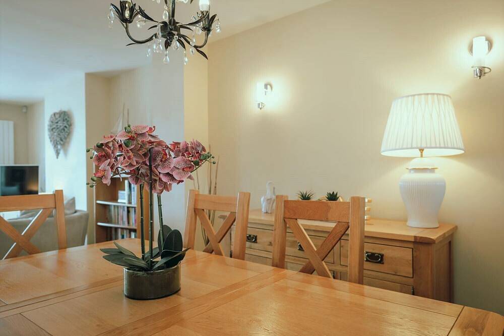 Silver Strand - stunning marina views, stylish design, parking & 3 bathrooms! in Eastbourne, Sussex Oriental