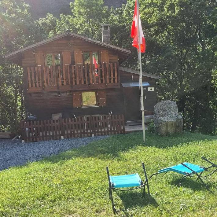 Gîte pour 4 personnes, avec Terrasse ainsi que Jardin et Vue à Vernayaz