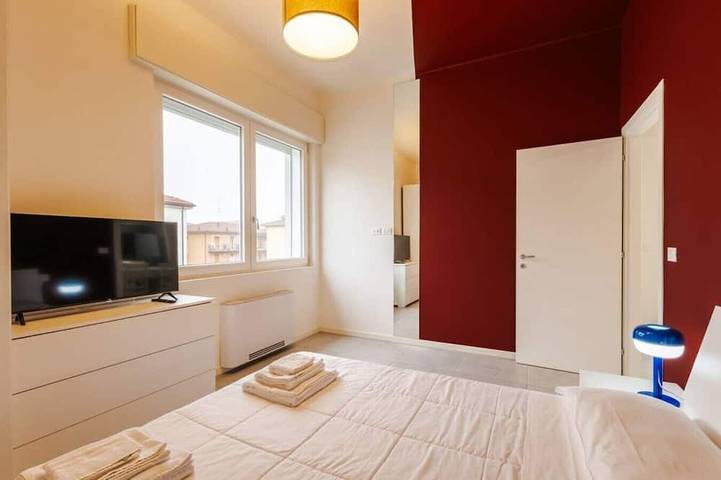 Appartement entier, Tosa Apt - 500m from the Racetrack - Free Wifi & Parking in Imola, Province de Bologne