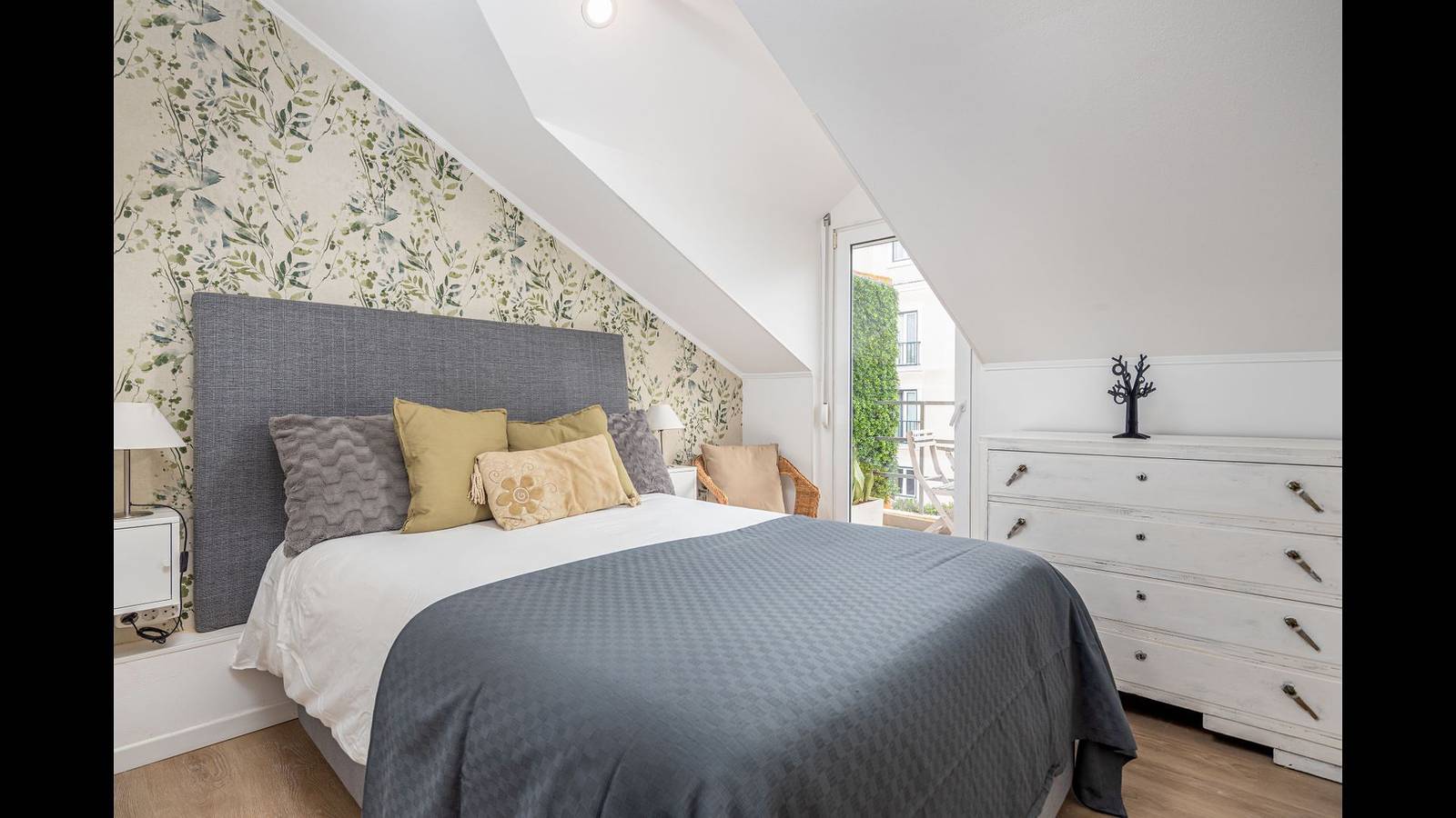 Ganze Wohnung, Ferienwohnung für 6 Personen mit Balkon in Lissabon, Costa de Lisboa