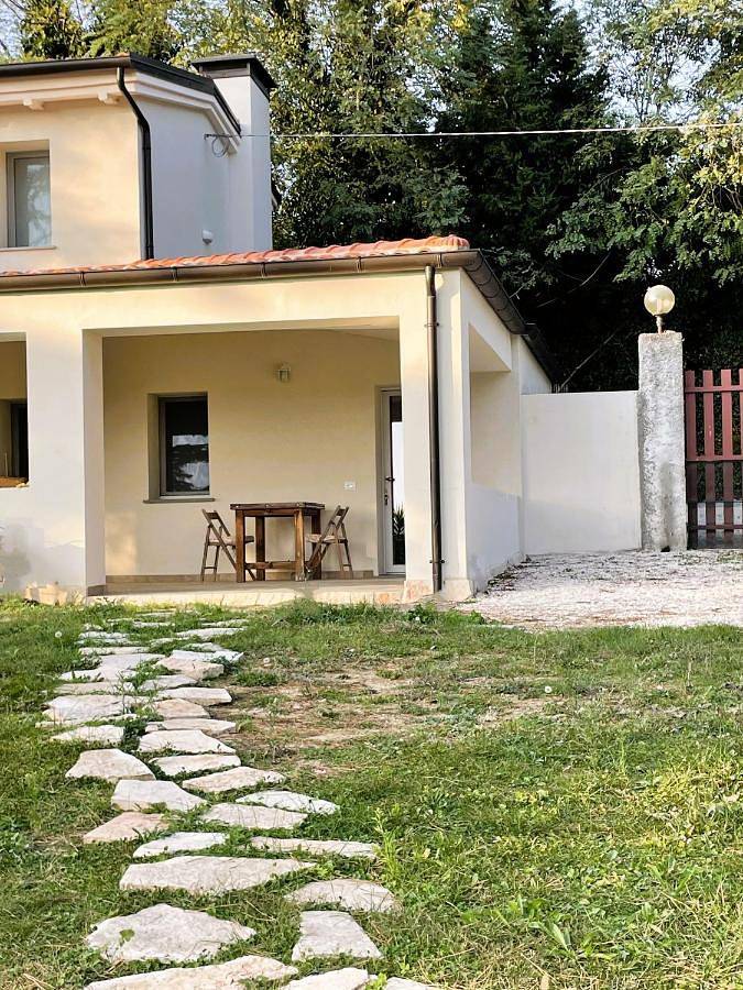 Location de vacances pour 3 personnes, avec jardin et vue à Tavullia - 4