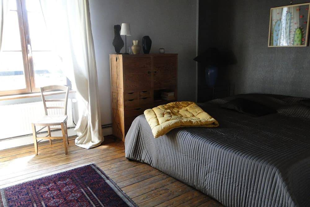 3*** Breton farmhouse near the sea and the Manoli Museum in La Richardais, Saint-Malo region