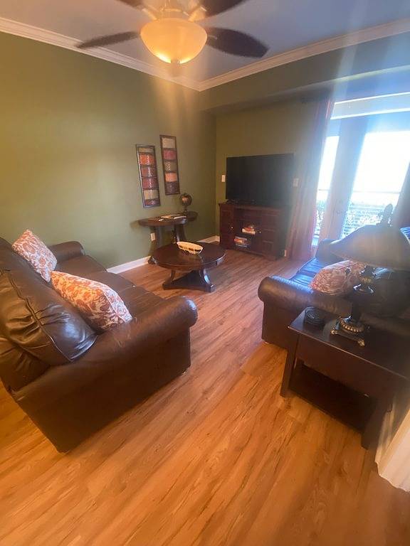 Ganze Wohnung, Schöne erste Etage 2 Schlafzimmer / 2 Bäder Riverfront Condo in Sevierville, Sevier County