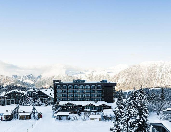 Hôtel pour 4 personnes, avec Jacuzzi et Terrasse ainsi que Piscine et Sauna