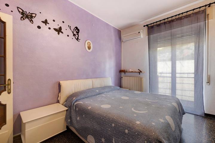 Appartamento intero, Appartamento "A due passi dal mare" con vista montagne, balcone e Wi-Fi in Pietra Ligure, Comune di Pietra Ligure