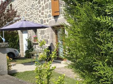Gîte pour 2 personnes, avec jardin, animaux acceptés à Albepierre-Bredons