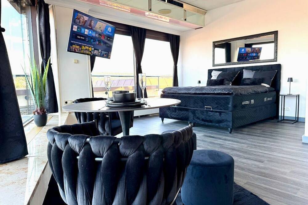 Ganze Wohnung, Deluxe Penthouse Suite in Pforzheim, Nordschwarzwald