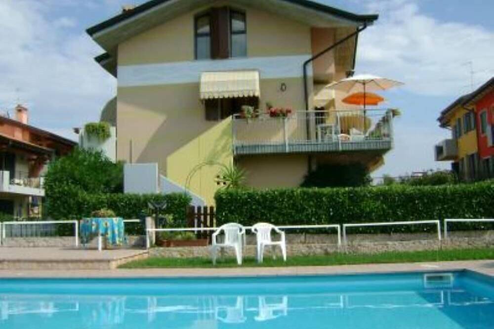 Appartamento intero, Prestigioso  e confortevole appartamento con piscina a Lazise  per vacanze relax in Lazise, Prealpi Gardesane