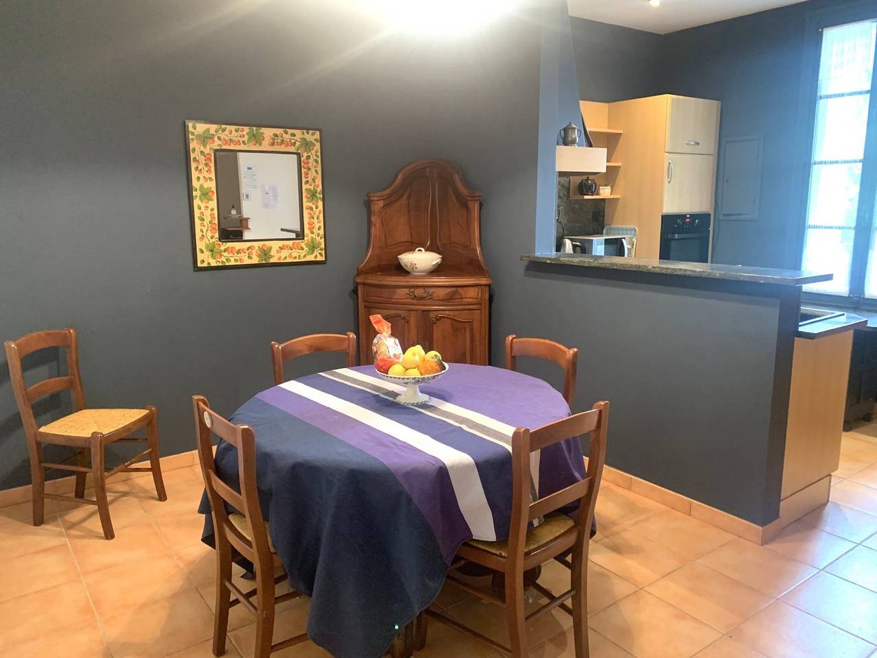 Gîte "La Glycine", dans un Mas catalan in Elne, Côte d'Améthyste