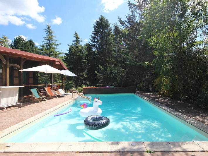 Geräumiges Zimmer mit privatem Pool und Wlan, nahe Bourdon-See in Saint-Amand-en-Puisaye, Nièvre