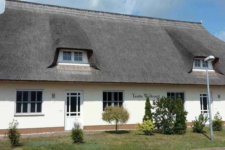 Ferienhaus für 4 Personen, mit Garten in Garz