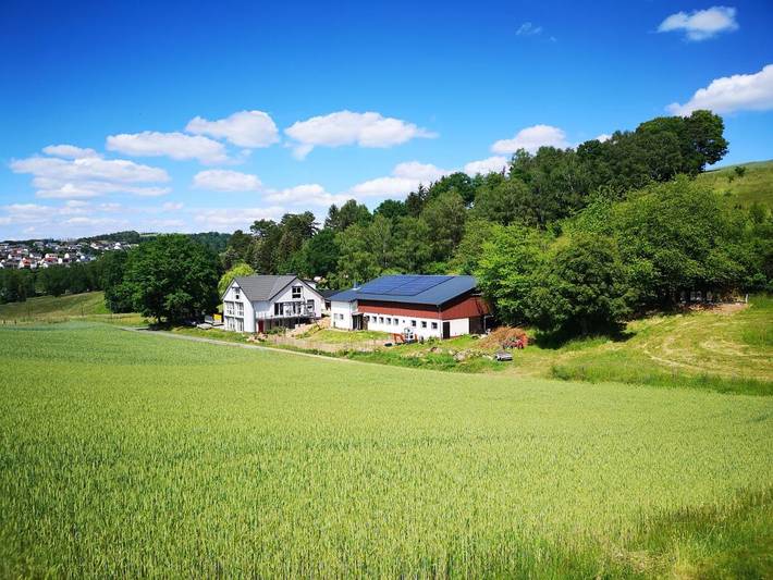Ferienwohnung für 6 Personen, mit Terrasse und Garten sowie Ausblick in Bebra
