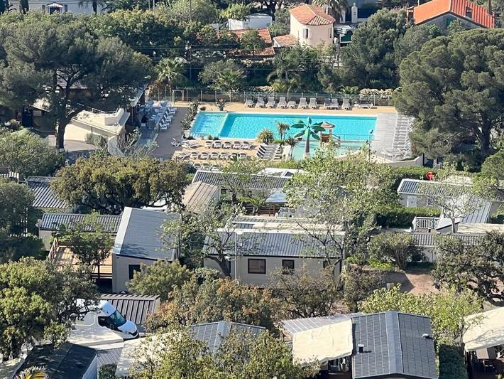 Location de vacances pour 6 personnes, avec piscine ainsi que terrasse et vue, animaux acceptés à La Celle-sous-Gouzon - 4