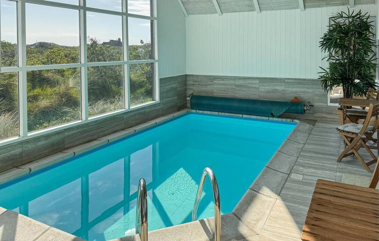 Ferienhaus für 8 Personen, mit Terrasse und Pool sowie Whirlpool in Blokhus - 2