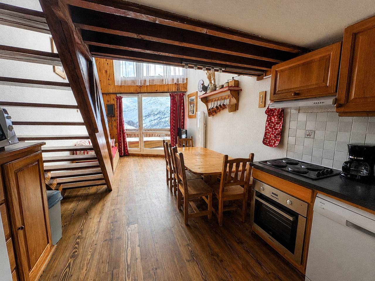 Geheel appartement, Duplex Mezzanine for 8 in Les Menuires, Practical & Comfortable in Les Menuires, Saint-Martin-de-Belleville