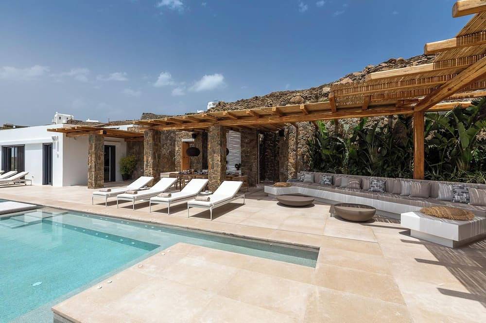 Where Luxury Meets the Timeless Beauty of the Aegean! in Agios Stefanos, Mykonos