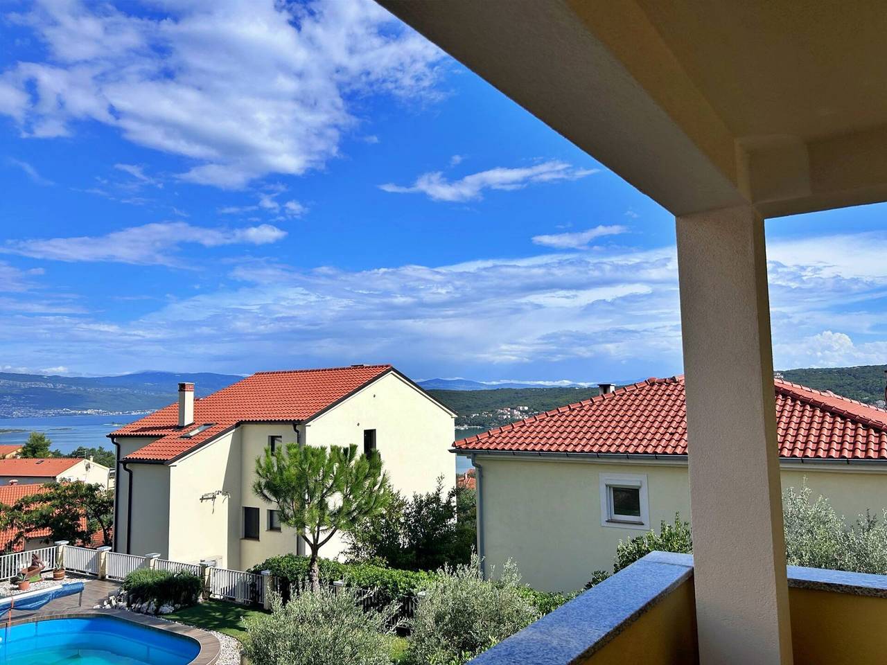 Ganze Wohnung, Apartment Pinta de Sol - Meerblick, haustierfreundlich, Balkon, Grill, privater Parkplatz in Čižići, Krk