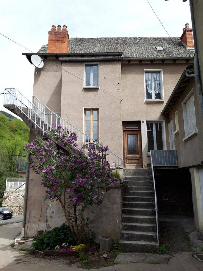 Gîte pour 3 personnes, avec vue et balcon à Entraygues-sur-Truyère - 2