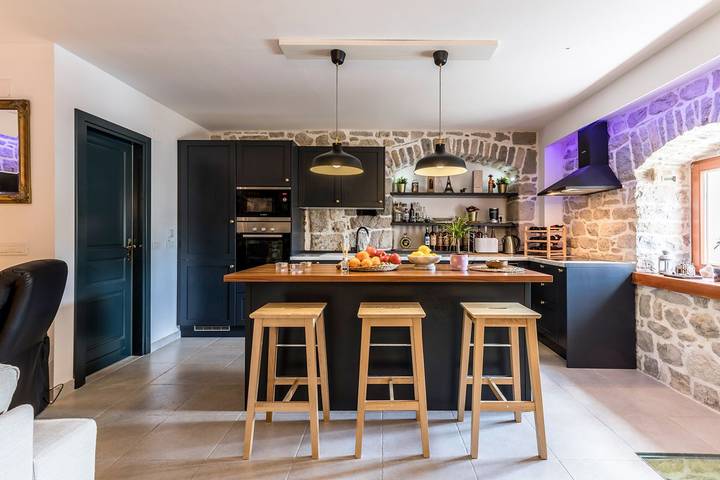 Villa pour 6 personnes, avec terrasse ainsi que jardin et jacuzzi à Solin - 3