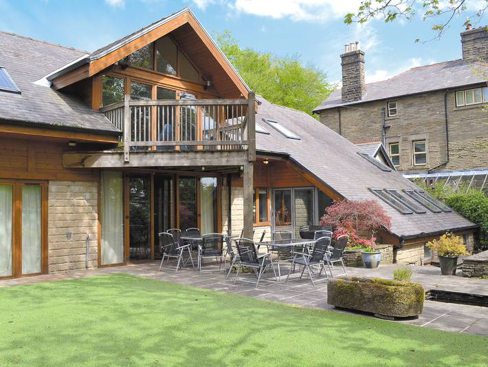 Holiday rental for 12 people, with garden in Buxton