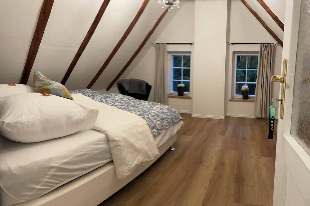 Reetdachhaus mit See und Land in Leezdorf, Norden und Umgebung