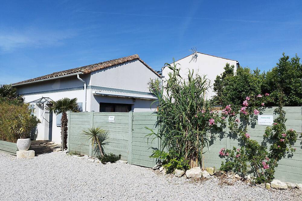 Agradable casa de encanto 3 * jacuzzi privado playa del mar tiendas centro pueblo in Angoulins, Región de La Rochelle