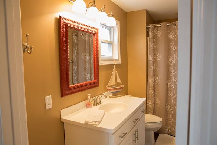 Vacation rental for 20 people, with hot tub and balcony in Lake Barkley