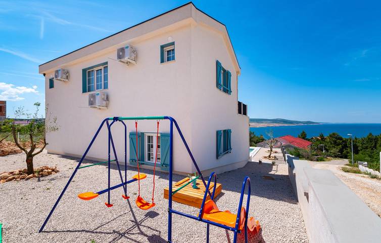 Ferienhaus für 8 Personen, mit Terrasse und Garten