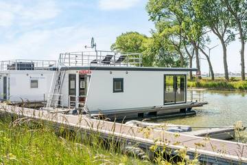 Hausboot für 2 Personen, mit Terrasse in Belgien