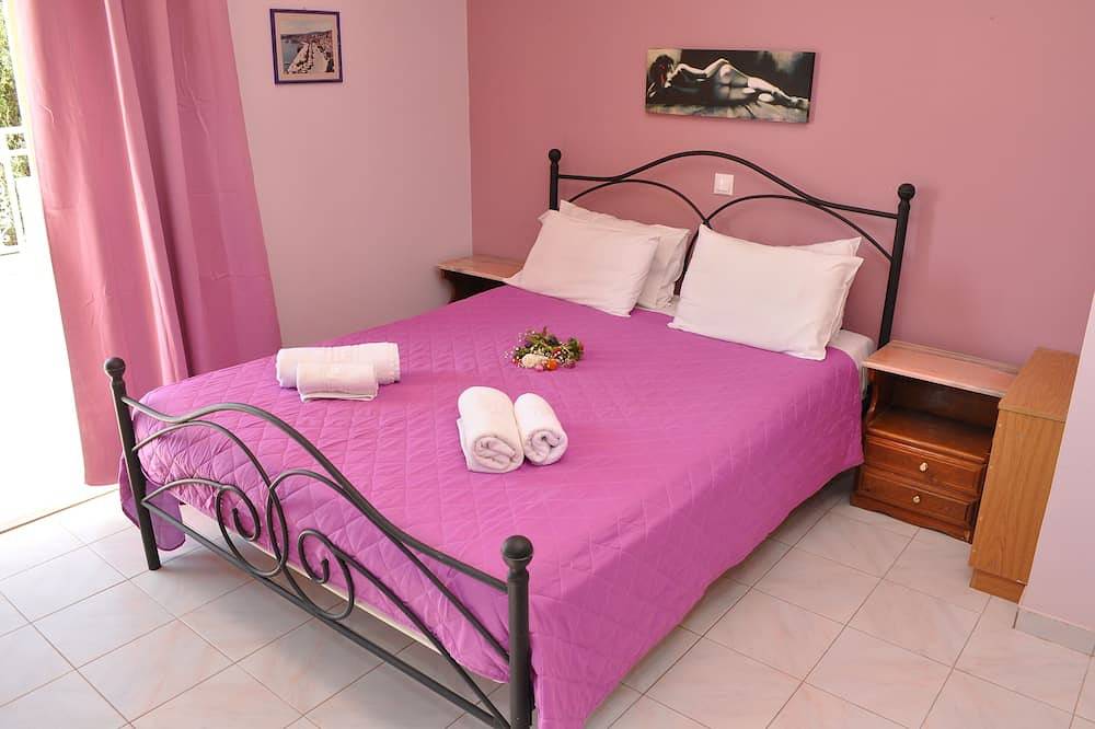 Entire apartment, Polymnia I - Ground Floor Studio No.5 in Lassi, Argostoli