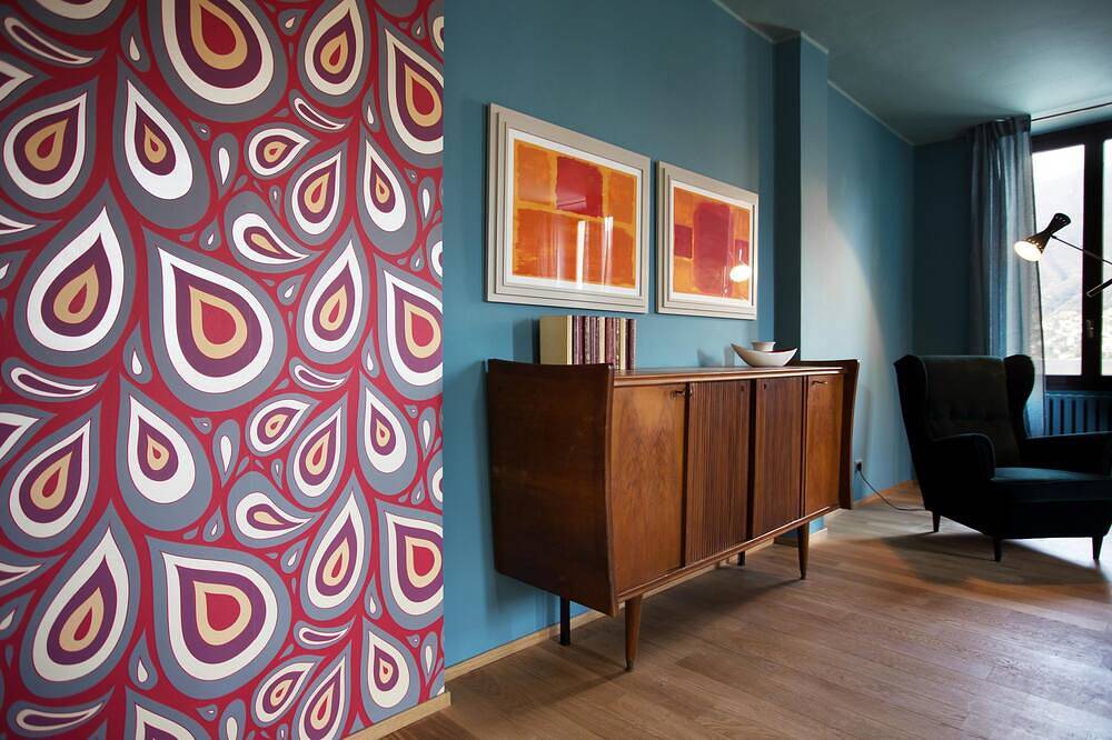 Hel lejlighed, Suite \"Gardone\" at 2 steps from the lake with panoramic view. Lounge bar and swimming pool in Riva (Faggeto Lario), Faggeto Lario