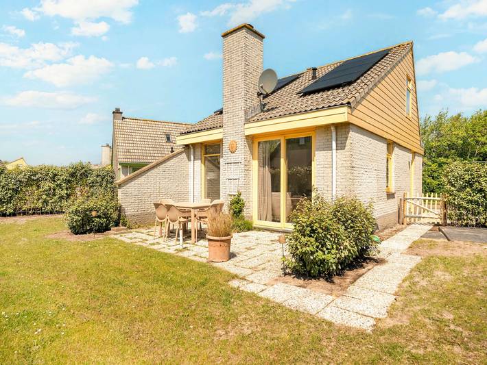 Ferienhaus für 4 Personen, mit Terrasse und Garten in Julianadorp