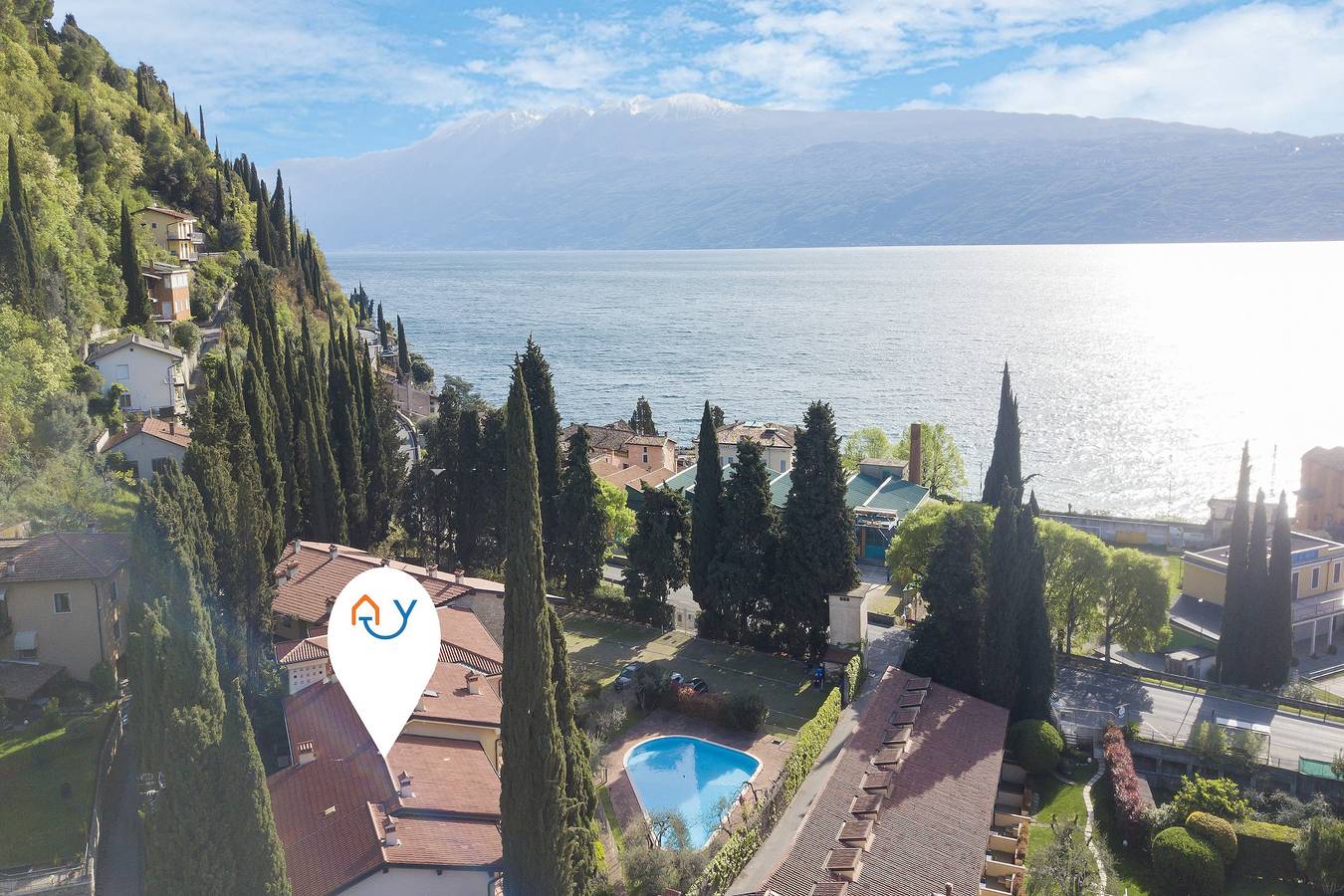 Ganze Wohnung, Borgo Degli Ulivi shared pool- 200m lake in Maderno, Toscolano-Maderno