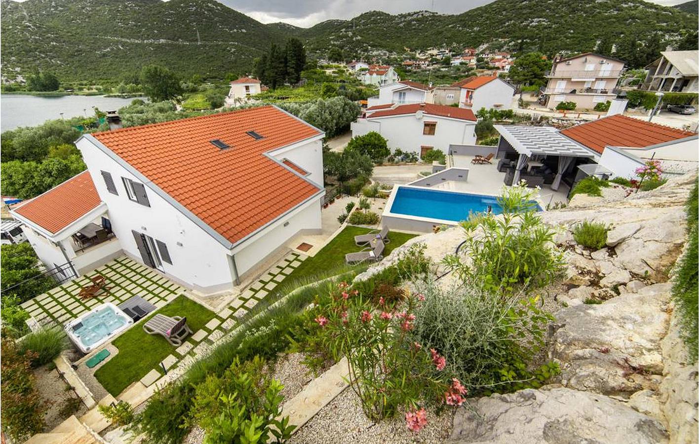 Gemütliche 1-Zimmer-Wohnung mit Pool und WLAN in der Nähe des Stadtzentrums von Ploce in Peračko Blato, Dubrovnik-Neretva
