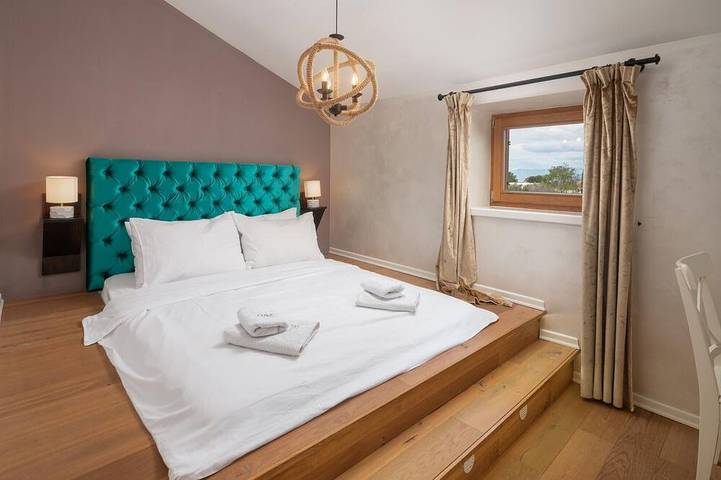 Splendida casa con 3 camere da letto a. in Ugliano, Isola di Ugljan