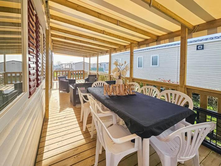 Location de vacances pour 6 personnes, avec jardin et bassin pour enfant ainsi que jacuzzi et piscine à Litteau - 4