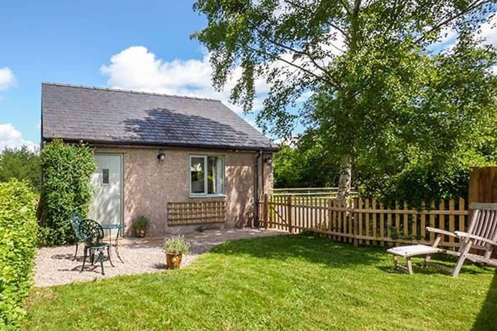 The Lodge, Lower Trefedw, Pandy, South Wales in Brecon Beacons
