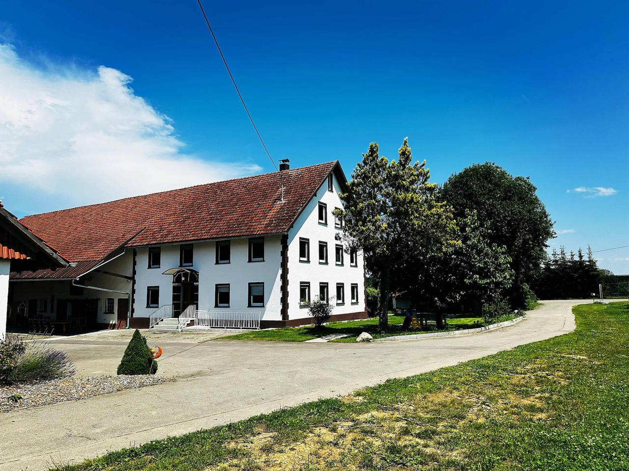 Entire apartment, Apartment Ellenweiler bis 10 P with Wi-Fi, Terrace & Garden in Friedrichshafen, Region Bodensee-Oberschwaben