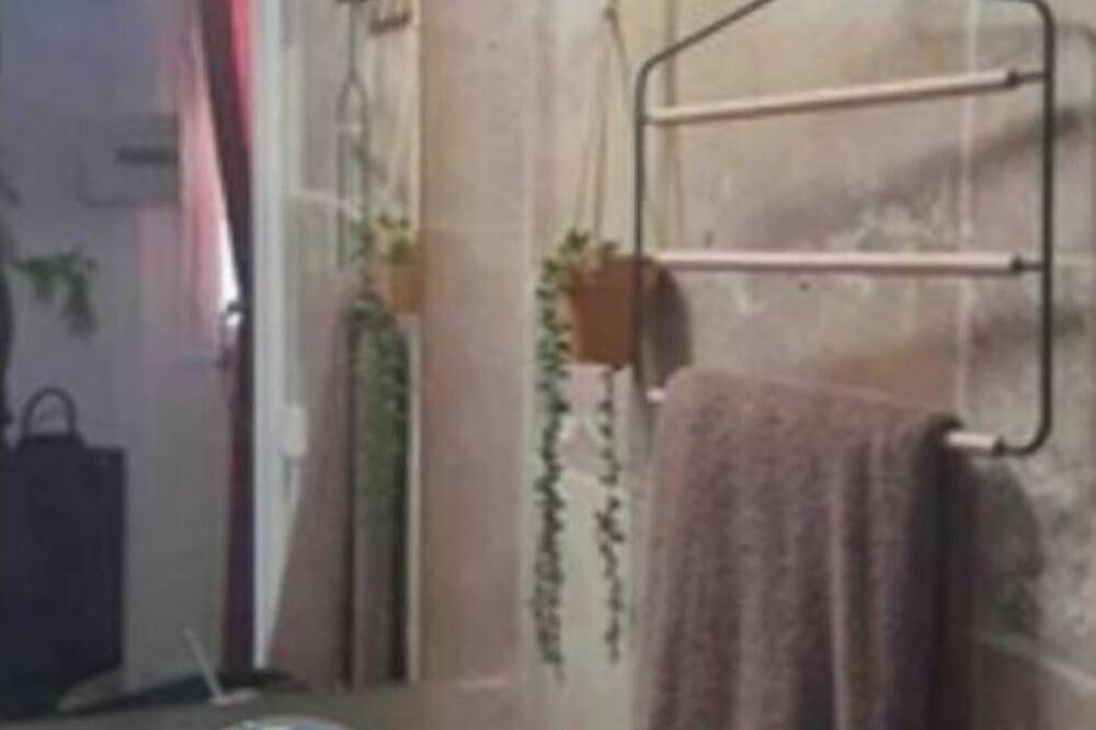 La Romance jacuzzi sauna de luxe quiet garden in Niort, Niort region