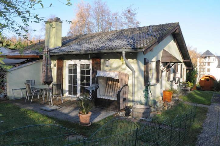 Ferienhaus für 4 Personen, mit Terrasse und Garten sowie Sauna in Stromberg