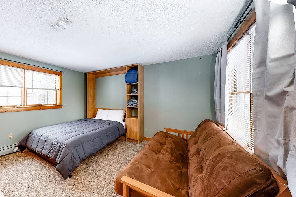 Ganze Wohnung, Efficient condo near slopes with kitchenette & great location in Ludlow, Okemo Mountain