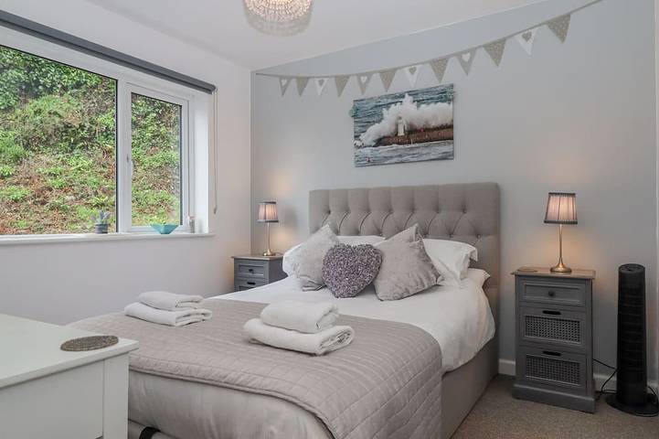 Entire apartment, 3 Dolphin Court, family friendly, country holiday cottage in Brixham in Brixham, Torbay