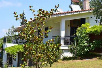 Villa für 7 Personen, mit Terrasse und Garten, mit Haustier in Chalkidiki