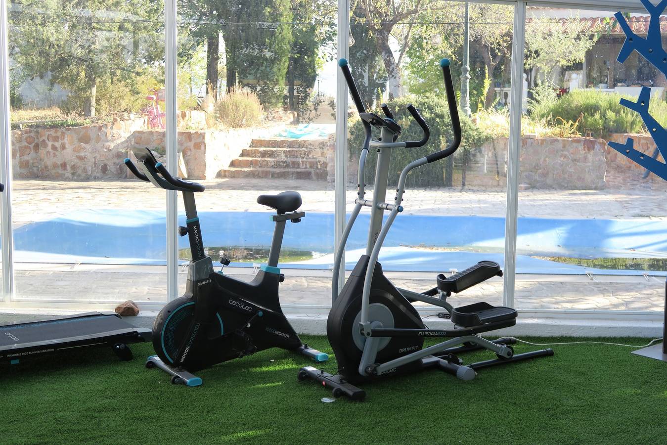 Landelijk Huis met Gym, Zwembad en Uitzicht op de Bergen in Mazarambroz, foto 12