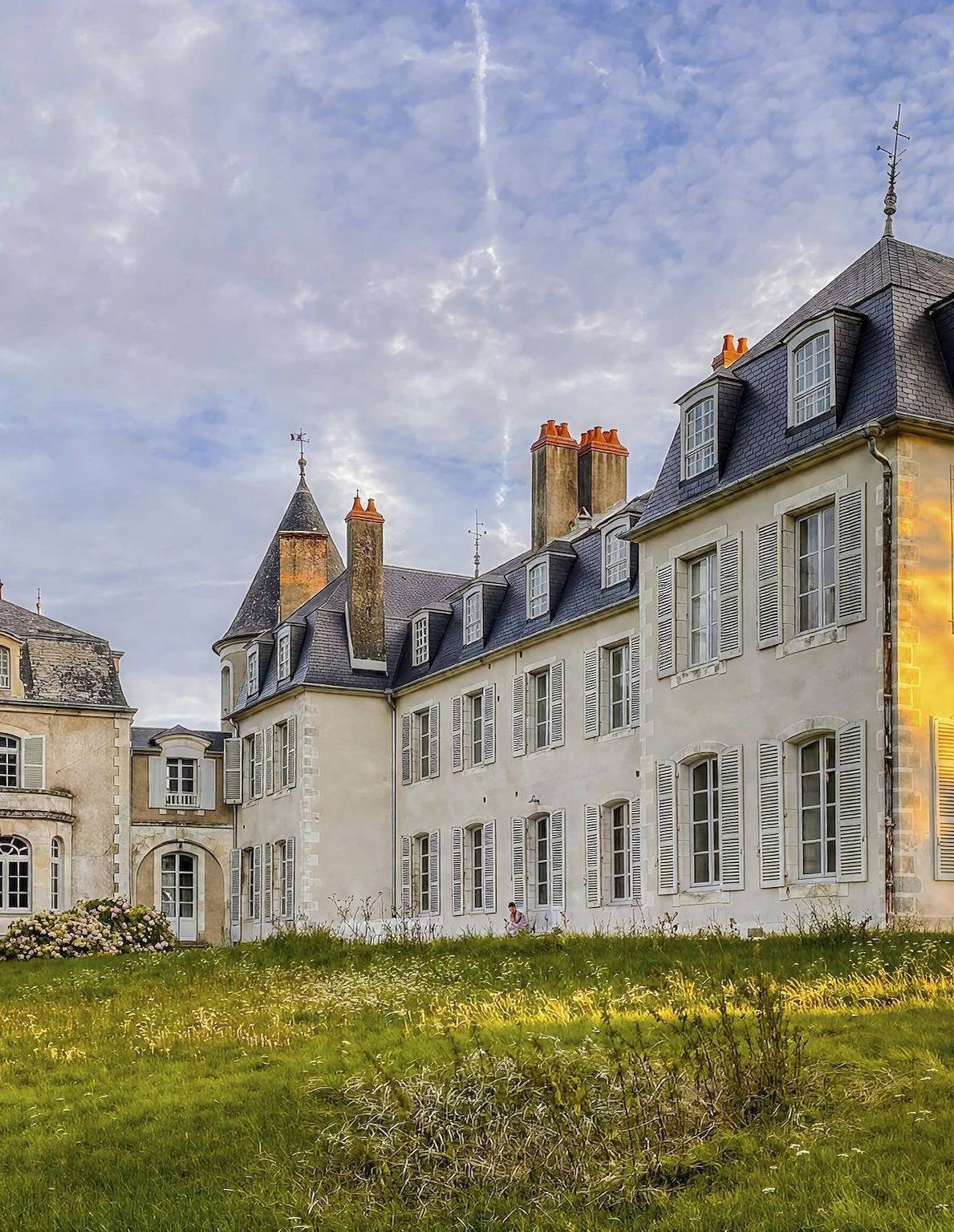Château pour 47 personnes avec piscine in Thauvenay, Région de Bourges