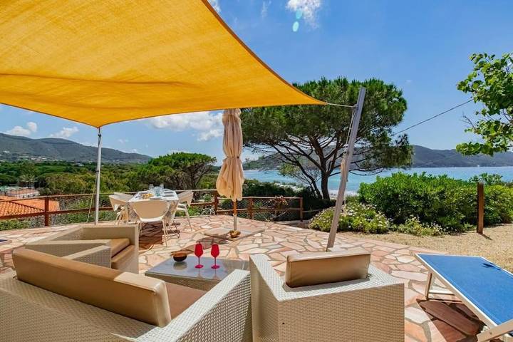 Ferienhaus für 4 Personen, mit Ausblick und Garten in Lacona