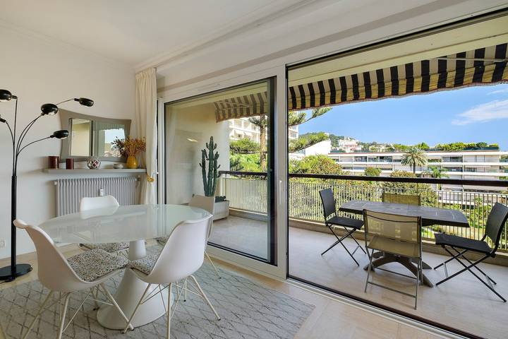 Hel lägenhet, Apartment '3 Pièces Cannes' with Shared Terrace, Wi-Fi and Air Conditioning in Cannes, Medelhavskusten (Frankrike)
