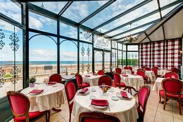 Gîte pour 2 personnes, avec vue ainsi que jardin et terrasse dans Plage de Primel